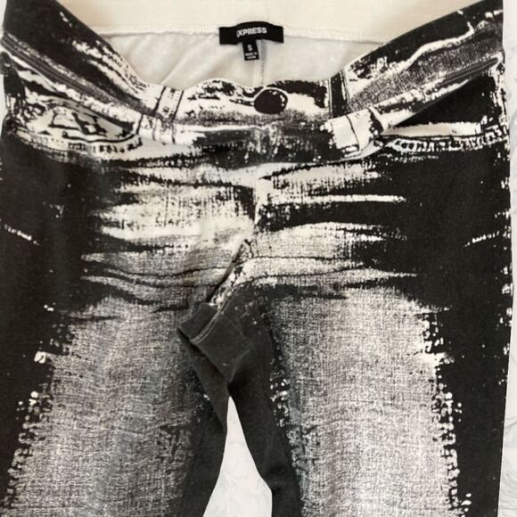 Express Leggings - Size S - Black and White - Picture 3 of 3